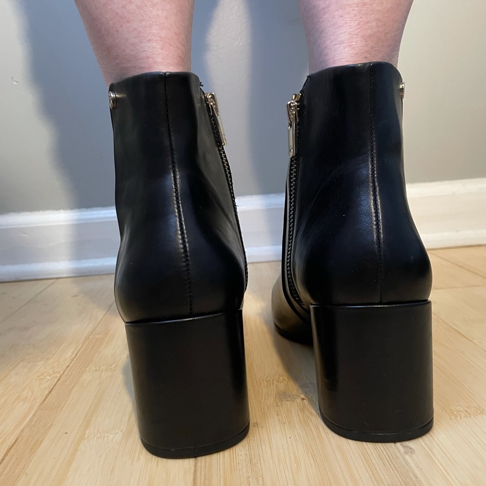 Black heeled leather boots - Picture 3 of 5